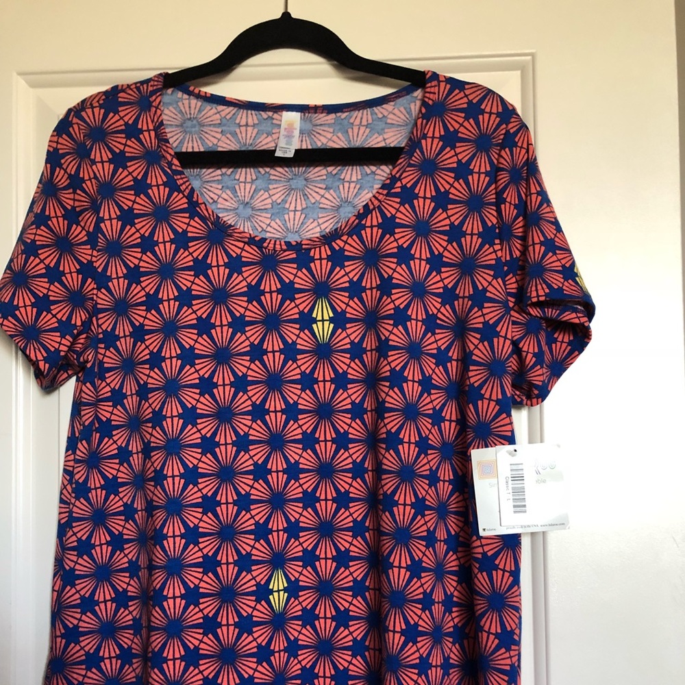LuLaRoe size large classic T